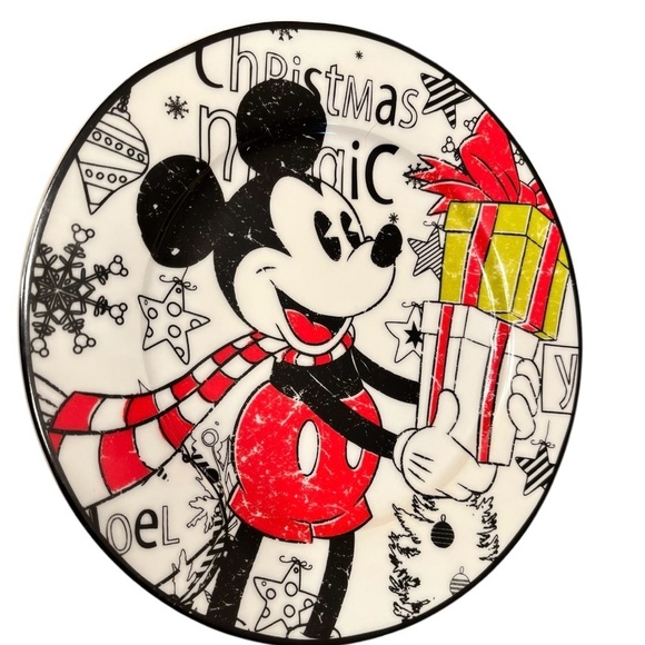 Disney Mickey Mouse 8 inch Christmas Magic Decorative Ceramic Plate - Picture 4 of 7